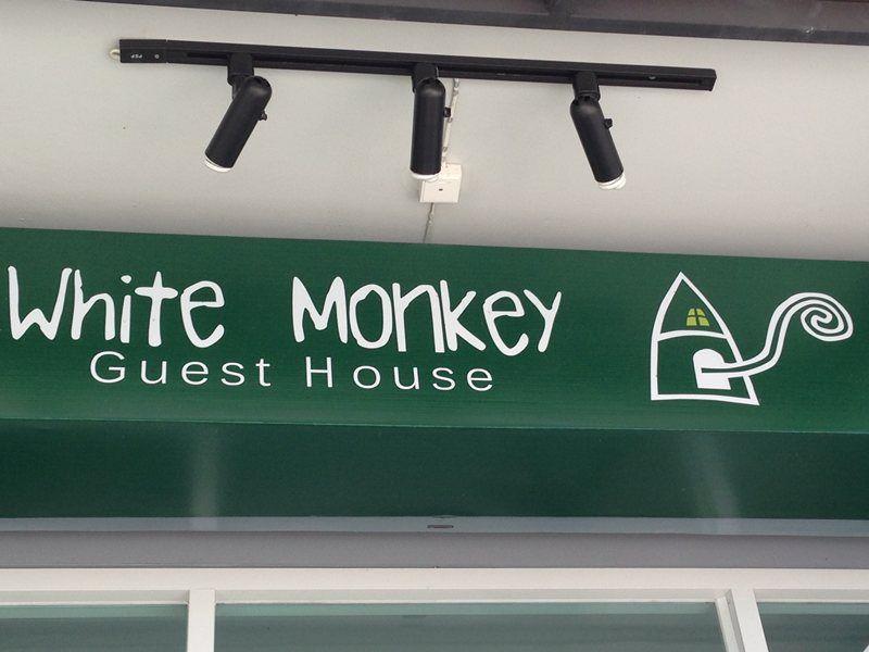 White Monkey Guesthouse Phetchaburi Buitenkant foto