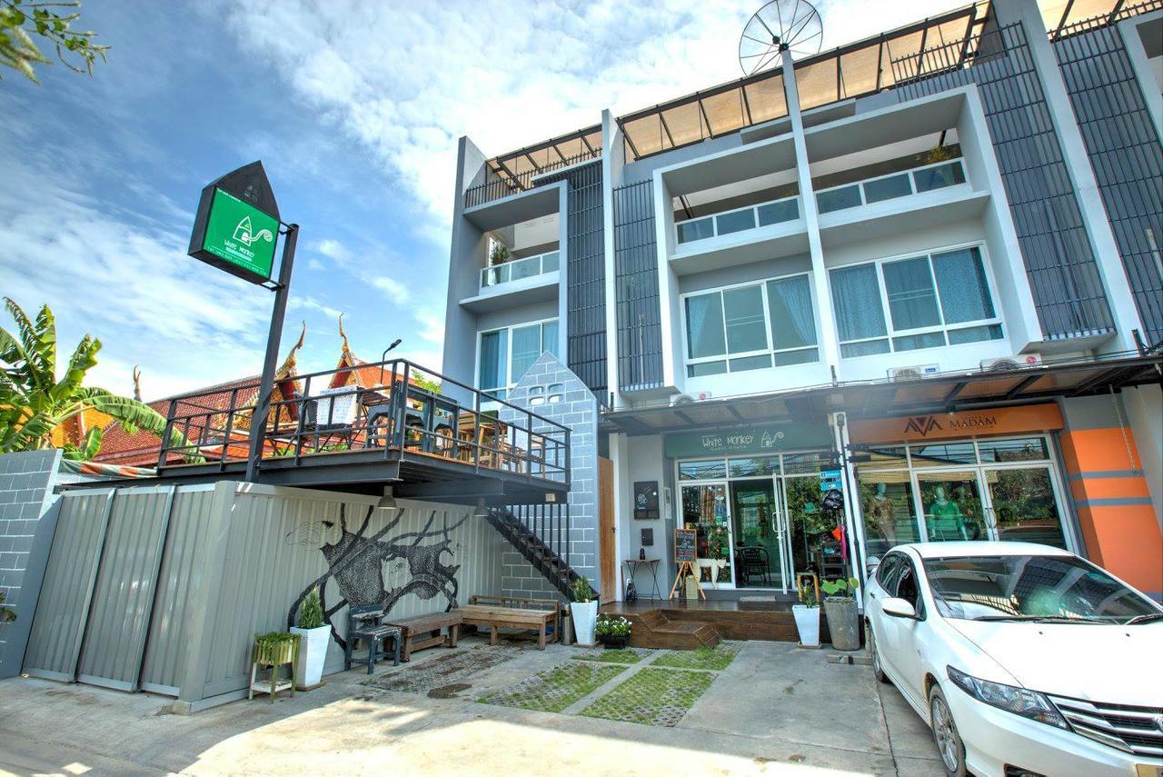 White Monkey Guesthouse Phetchaburi Buitenkant foto